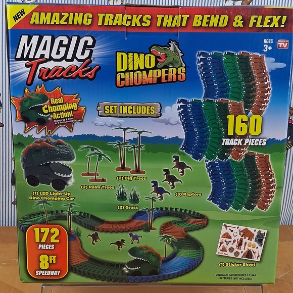 New Unopened Magic Tracks Dino Chompers 172 Pieces 8ft Speedway Kids Playset - Picture 2 of 9